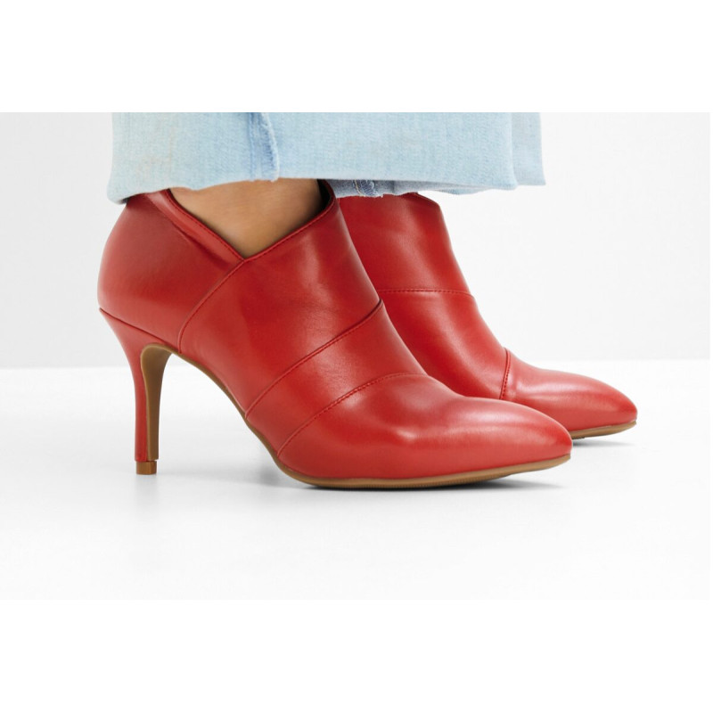 BodyFlirt red boots, fall/spring